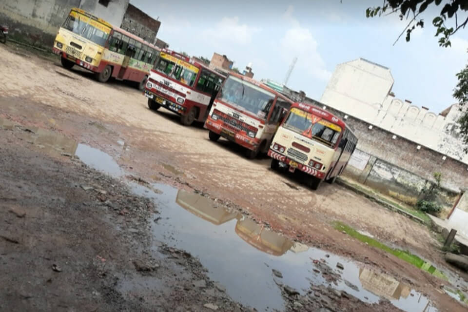 Apna Sambhal Roadways bus stand
