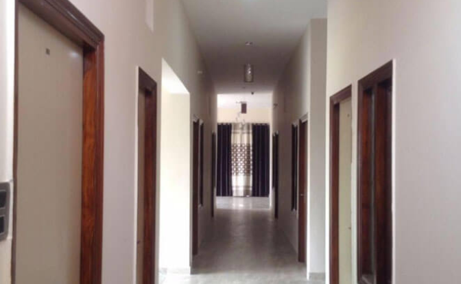 Sarojj Inn Hotel And Party Lawn Apna Sambhal